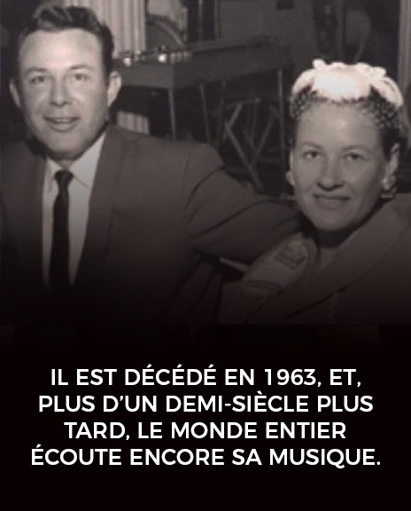 Il suffit parfois d’une simple chanson pour traverser les époques sans jamais perdre son émotion. Sortie en 1960, « He’ll Have to Go » de Jim Reeves continue encore aujourd’hui de toucher des millions d’auditeurs à travers le monde. Derrière cette mélodie douce et envoûtante se cache une histoire fascinante, entre succès fulgurant, voix inoubliable et héritage musical durable. Un titre qui prouve que certaines œuvres ne vieillissent jamais vraiment.  Une voix qui a marqué une génération  Derrière le succès de Jim Reeves, il y a avant tout une voix reconnaissable entre toutes. Douce, chaleureuse et parfaitement maîtrisée, elle a su séduire un public bien au-delà de la country traditionnelle. Surnommé le « gentleman de la country », l’artiste a imposé une élégance rare dans un genre souvent très codifié. Son interprétation a ouvert la porte à une musique plus accessible et profondément émotive.  Au-delà de la technique vocale, c’est surtout l’émotion qui marque les auditeurs. Chaque note semble raconter une histoire personnelle, comme si la chanson parlait directement à chacun. Cette capacité à créer un lien immédiat avec le public explique pourquoi son œuvre continue d’être écoutée aujourd’hui, bien des décennies après sa sortie initiale.     Lire la suite sur la page suivante >>