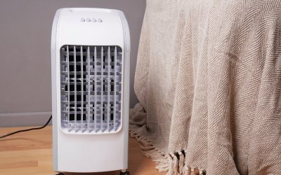 Leur climatisation mobile prend subitement feu : deux jeunes filles la jettent par la fenêtre mais leur appartement s’embrase