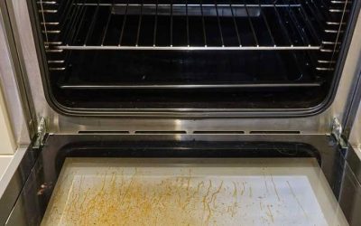 Un truc simple pour nettoyer la vitre de la porte du four